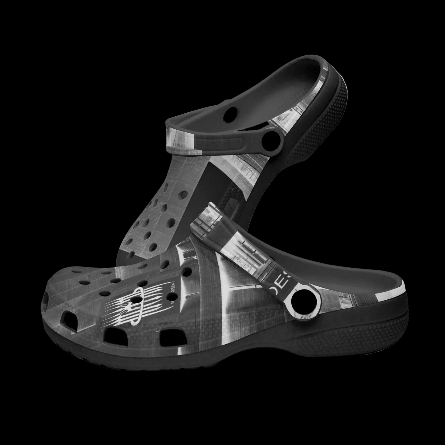 MK0KM Black-base Clogs VP