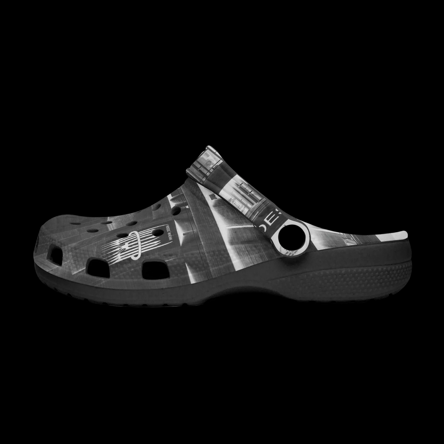 MK0KM Black-base Clogs VP