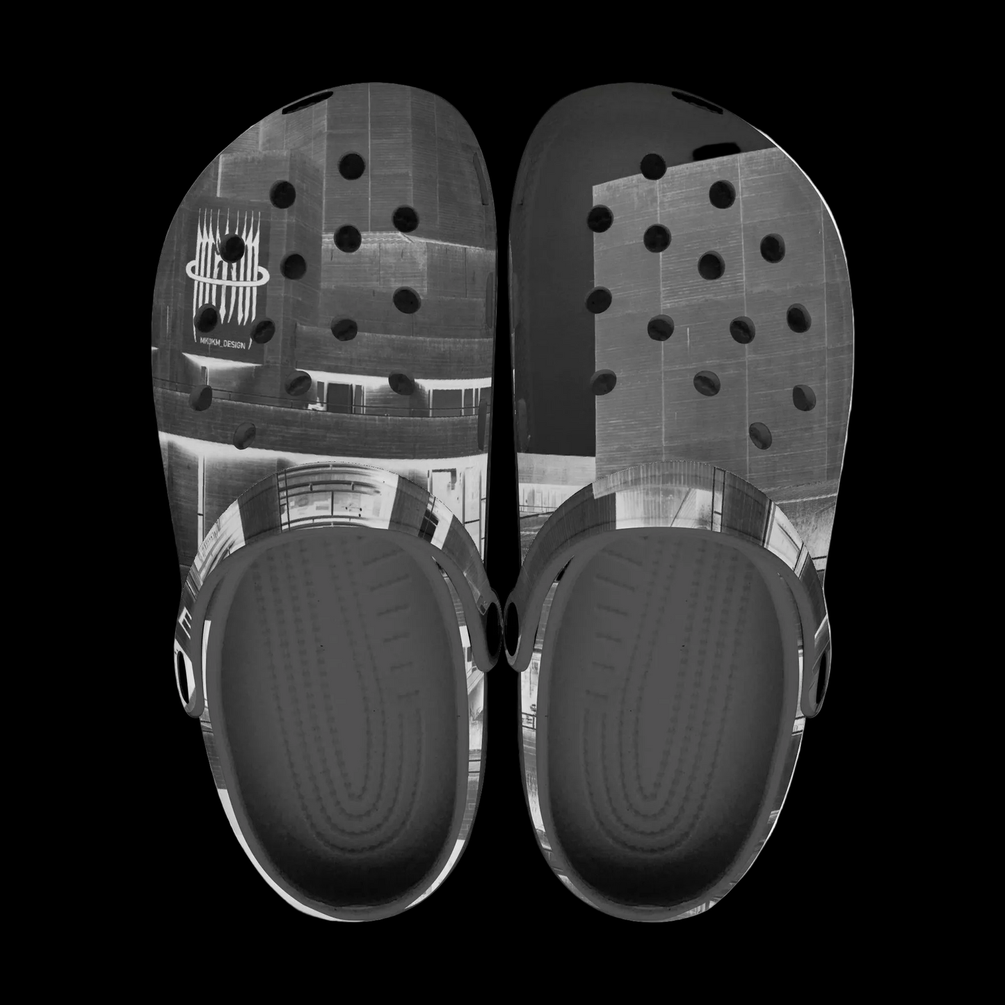 MK0KM Black-base Clogs VP